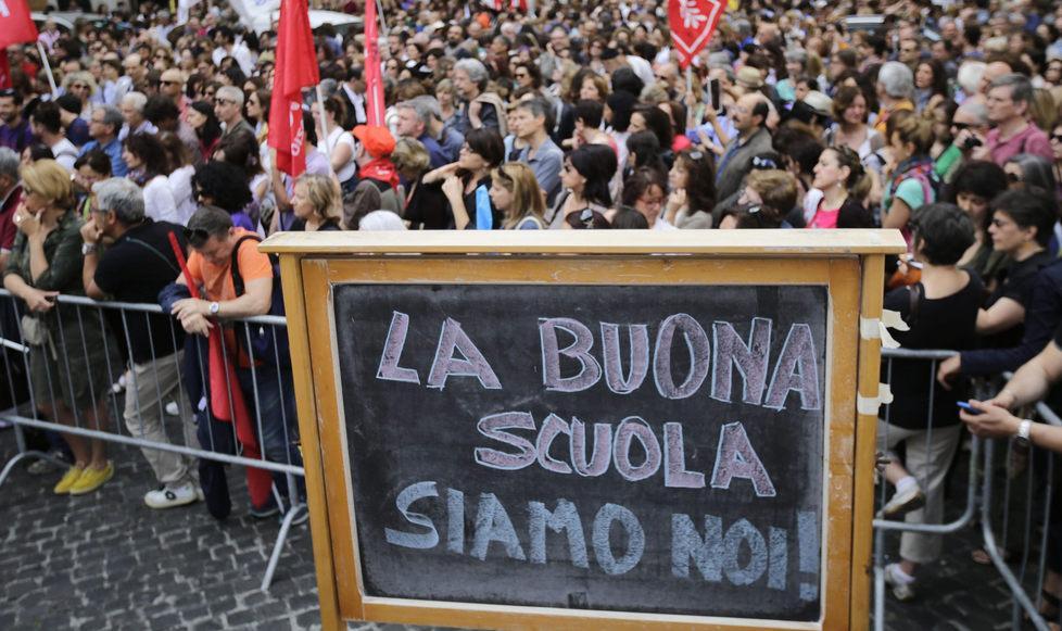 Anche al Vallisneri e al Fermi il blocco degli scrutini