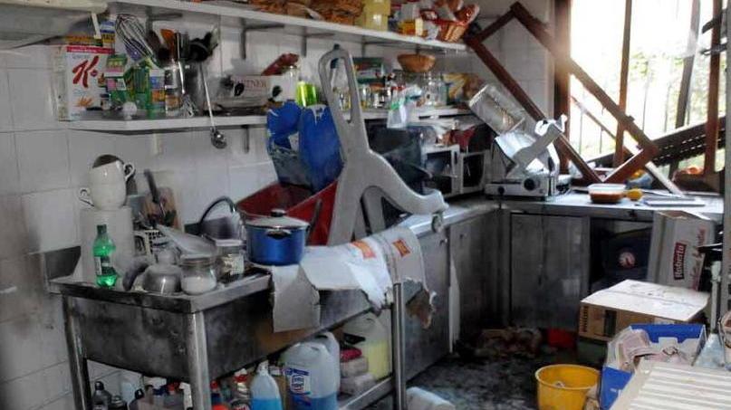Esplode una bombola, barista trasformato in una torcia umana