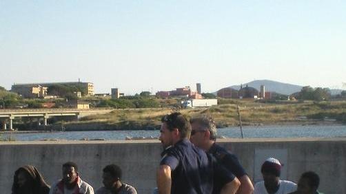 A Porto Torres sono in 20 e vogliono lasciare l’isola 