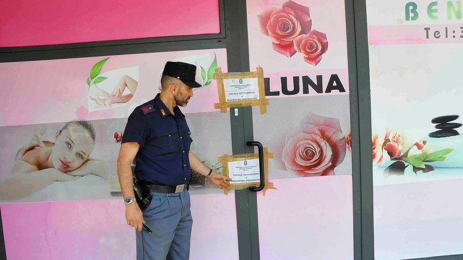 Incontri a luci rosse al Centro massaggi la polizia lo chiude