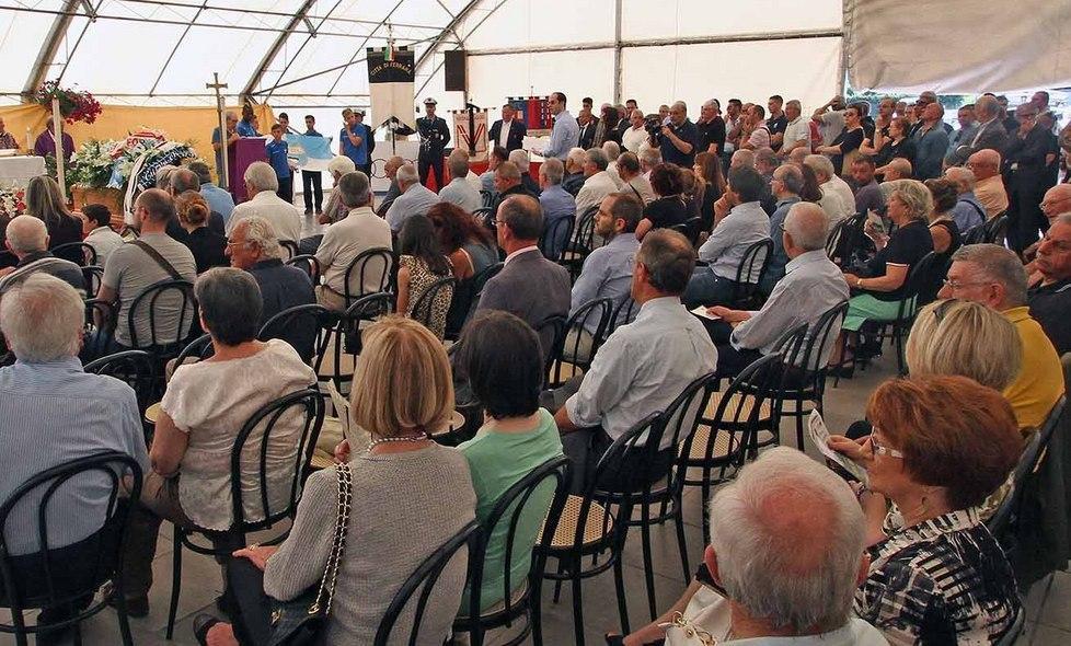 C’era il “mondo” a Ferrara per l’addio a Gibì 