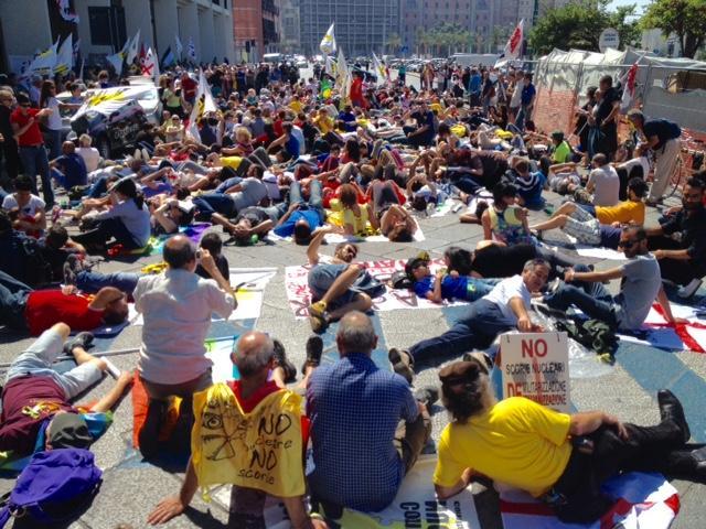 Il No-nucle-die a Cagliari (foto Mario Rosas)