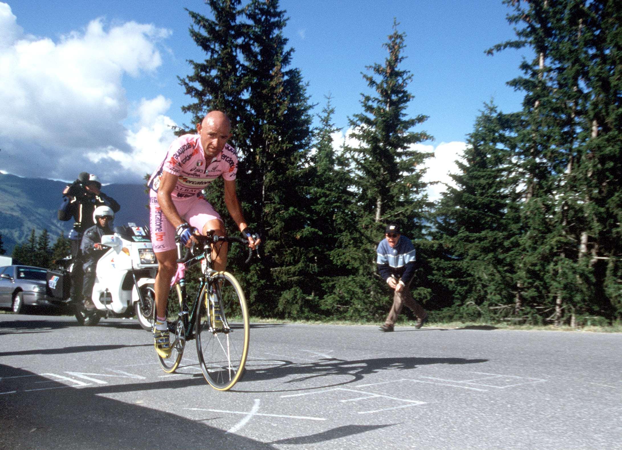 Marco Pantani al Giro (foto Corbis)