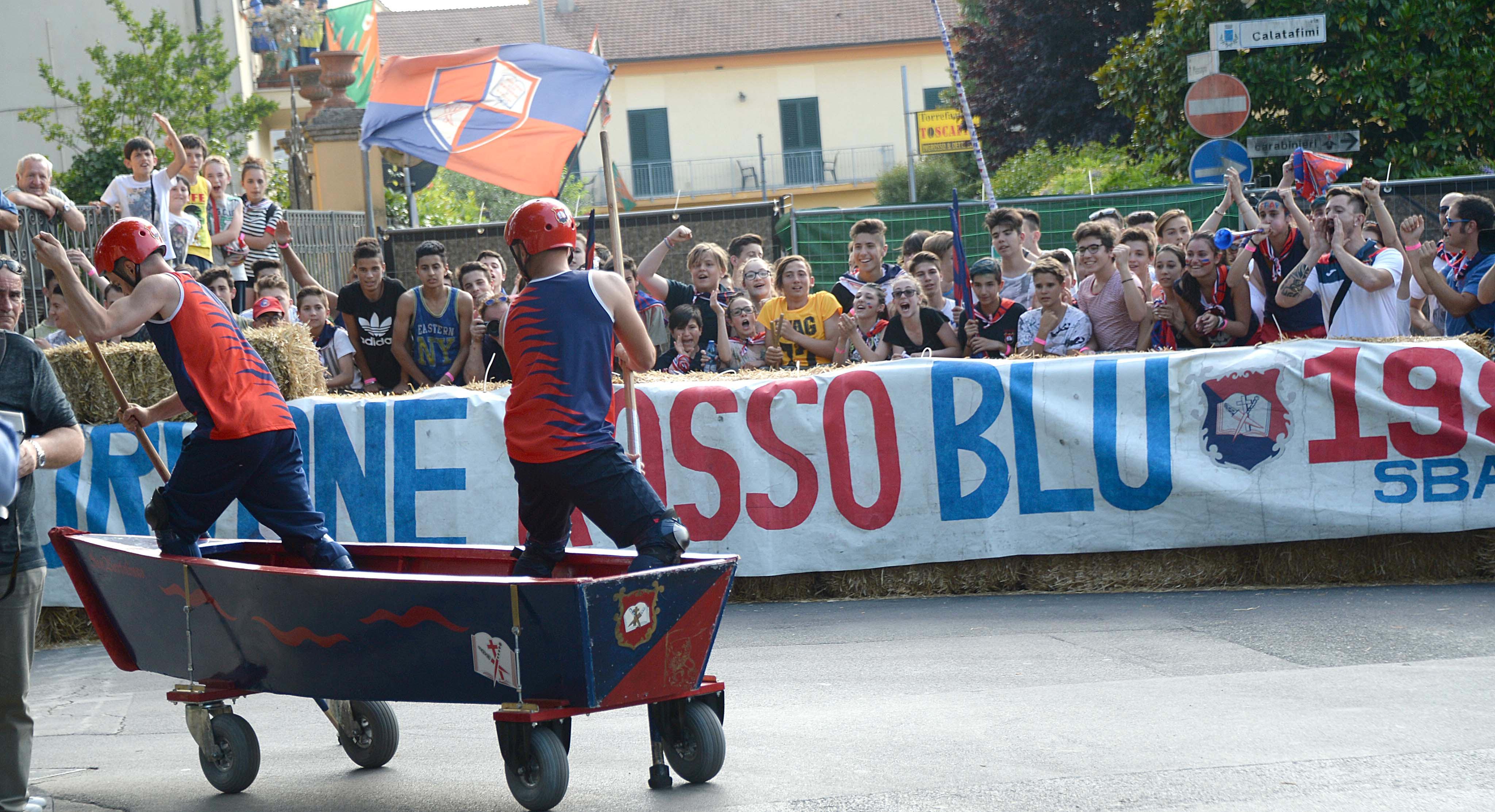L'equipaggio di San Bartolomeo primo nel Mini Palio (foto di Franco Silvi)