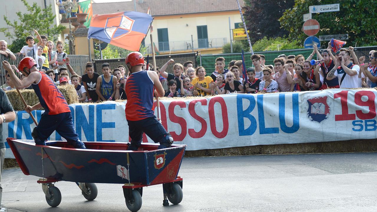 L'equipaggio di San Bartolomeo primo nel Mini Palio (foto di Franco Silvi)