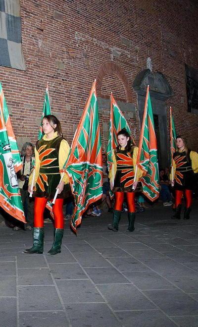 Vigilia infuocata al Palio dei barchini 