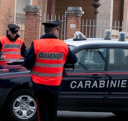 Si cosparge di benzina e si dà fuoco: muore a 90 anni