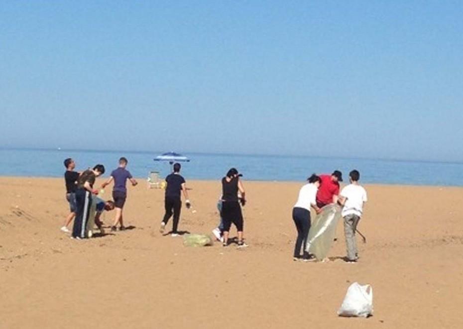 Pulizia delle spiagge per gli studenti Special Olimpycs