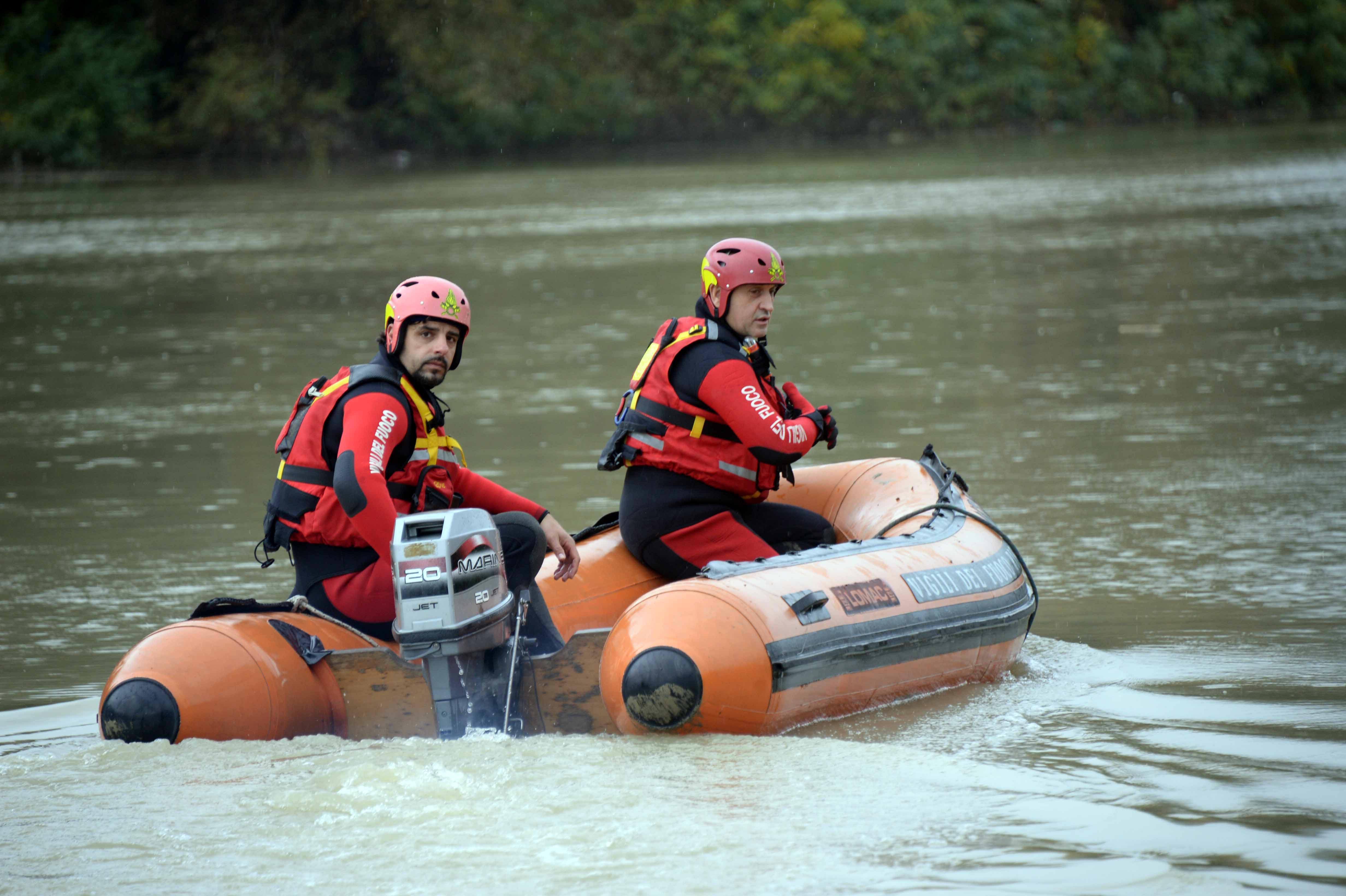 Cade in Arno nella notte: muore a 27 anni