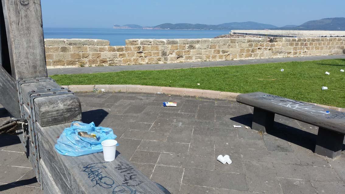 I rifiuti abbandonati ai Bastioni