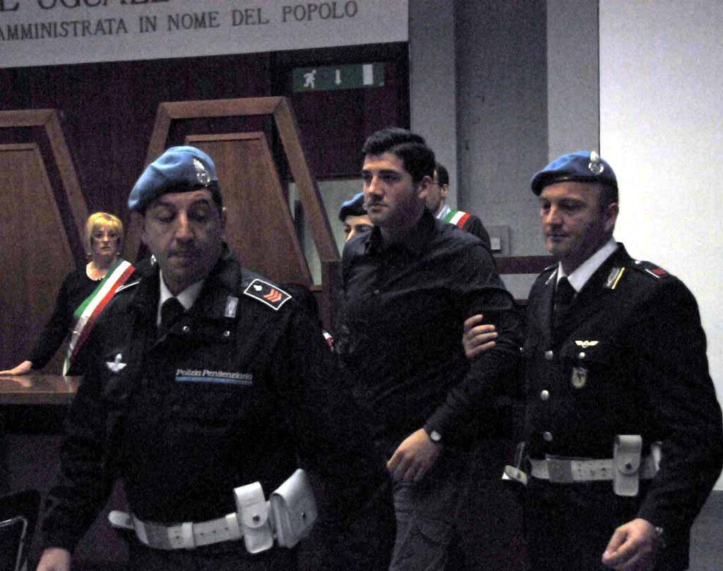 Duplice delitto, Amroui non risponde alle domande del pm