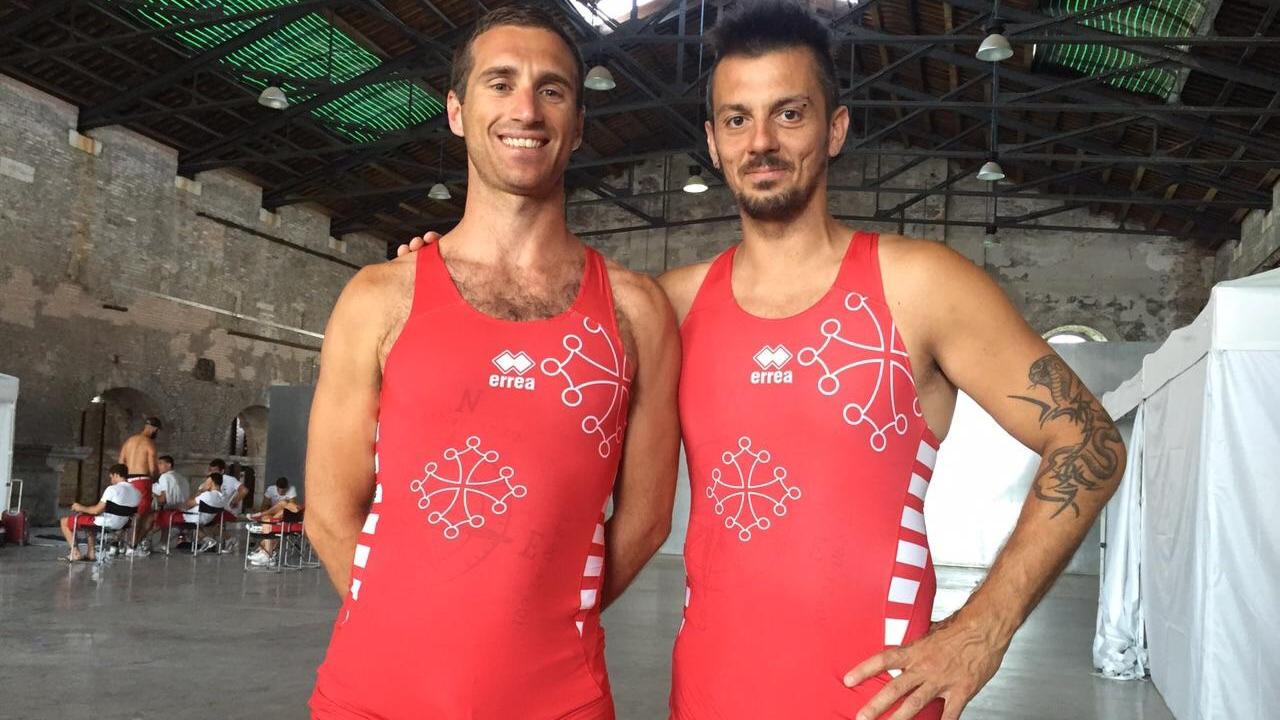 I due campioni livornesi che hanno gareggiato per Pisa alla regata delle repubbliche marinare: sono Alessio Melosi e Jonatan Bulfon