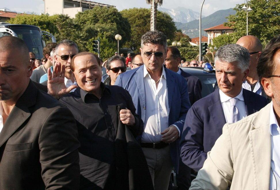 Berlusconi regala un maxi spot alla Versilia 