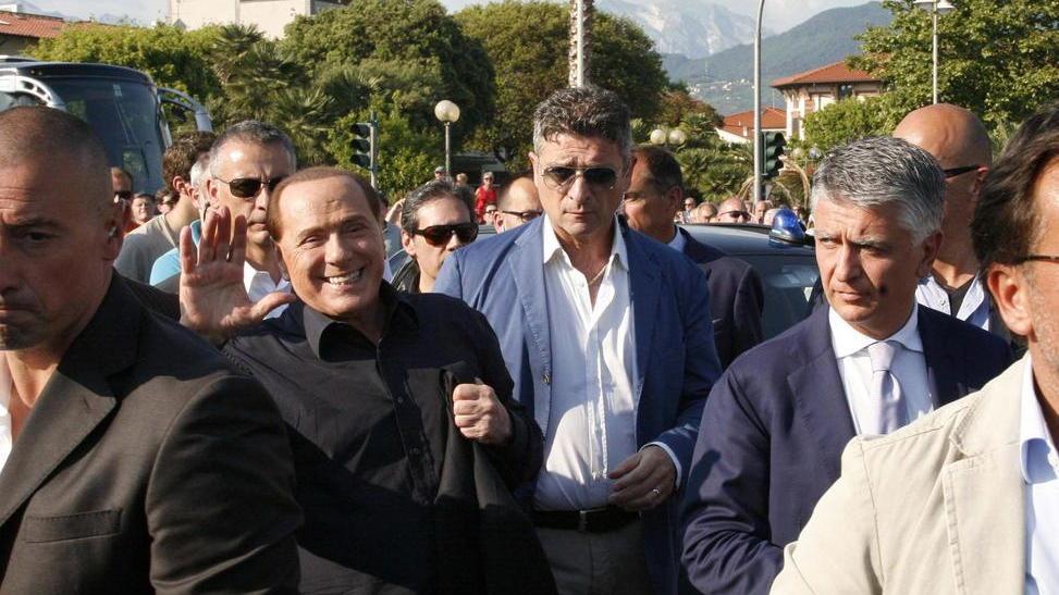 Berlusconi regala un maxi spot alla Versilia