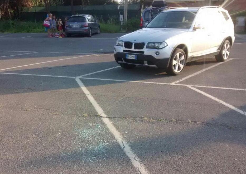 Piazzale Tirreno nel mirino Ennesimo finestrino ko
