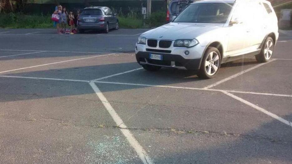Piazzale Tirreno nel mirino Ennesimo finestrino ko