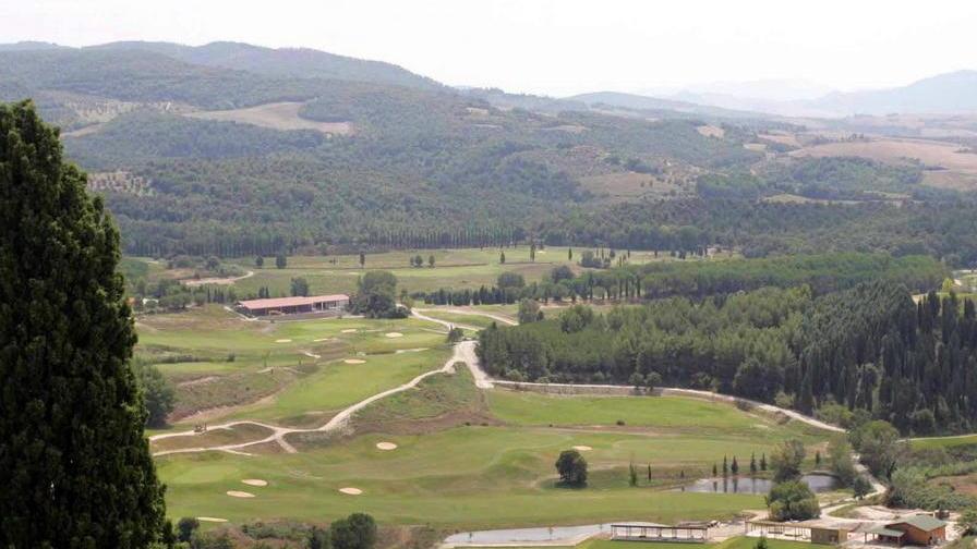 Quella club house che va oltre la crisi Castelfalfi fa buca
