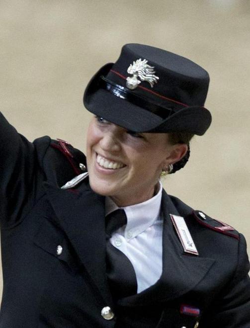 La Truppa cade da cavallo È in prognosi riservata a Siena
