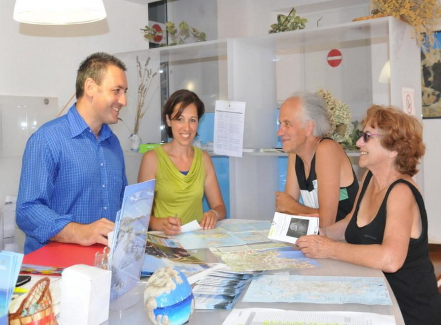 Consiglieri al lavoro all’info point 