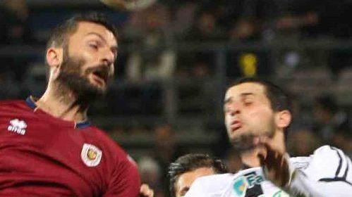 Fari puntati su attacco e difesa