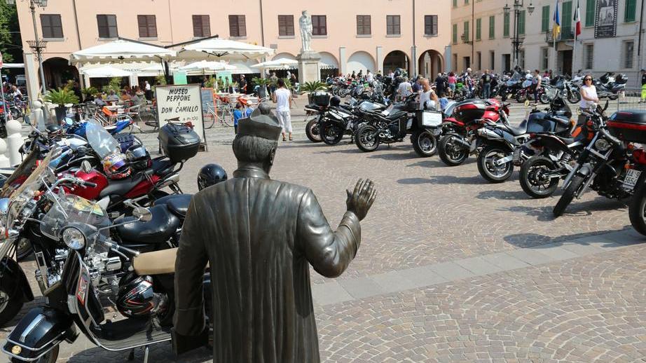 Don Camillo benedice il motoraduno