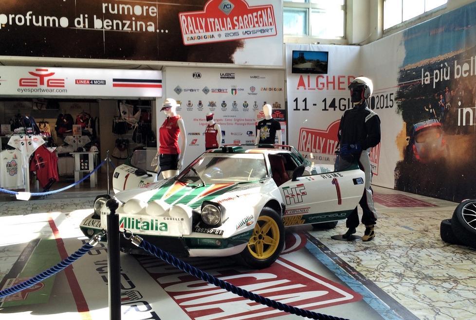 Rally mondiale ad Alghero, parata di campioni nel cuore della città 
