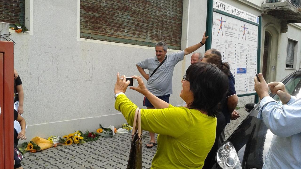 Un fiore per ricordare Matteo Valenti