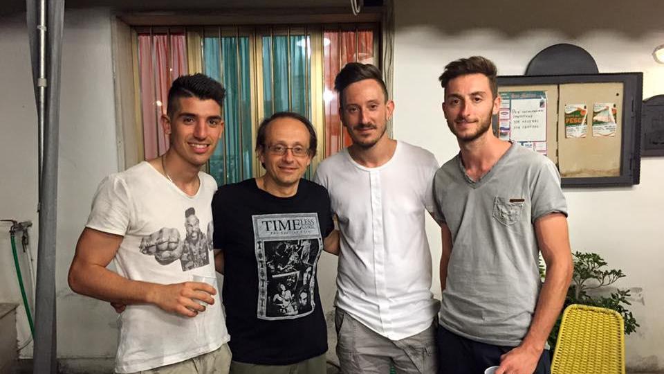 Floria con Quarta, Ciampini e il presidente Salvadori nella sede della contrada San Martino