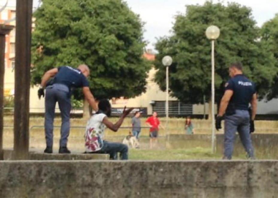 Lite furiosa in piazza San Marco, c’è un fermato l’altro in fuga 