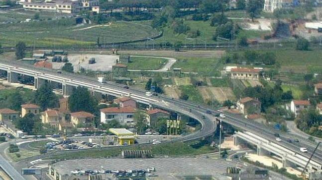 Il nuovo palacongressi al fianco del Galilei