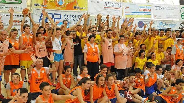 In 645 alla 24 ore di basket organizzata per beneficenza
