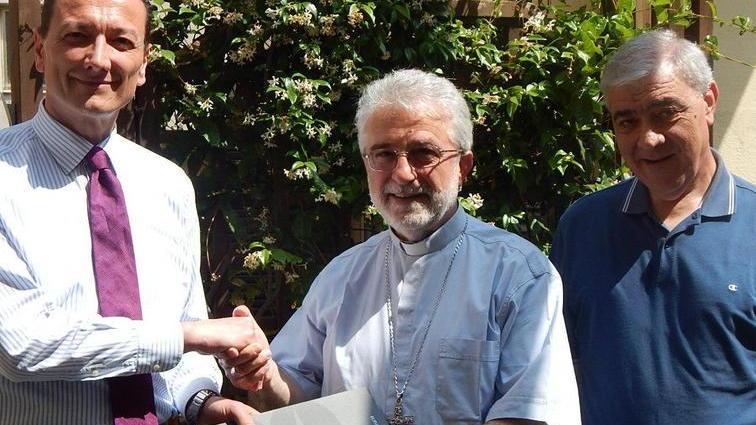 Tre tonnellate di cibo per i poveri dono di Banca Etruria alla Caritas