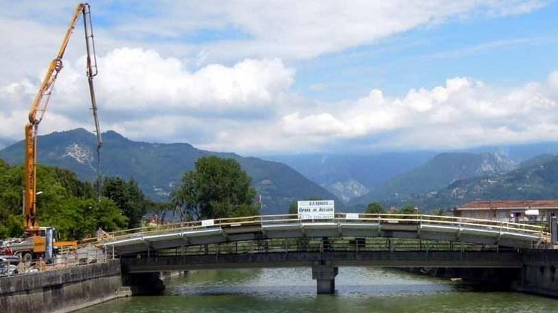 Ponte in via Mascagni, i residenti contestano la lentezza dei lavori