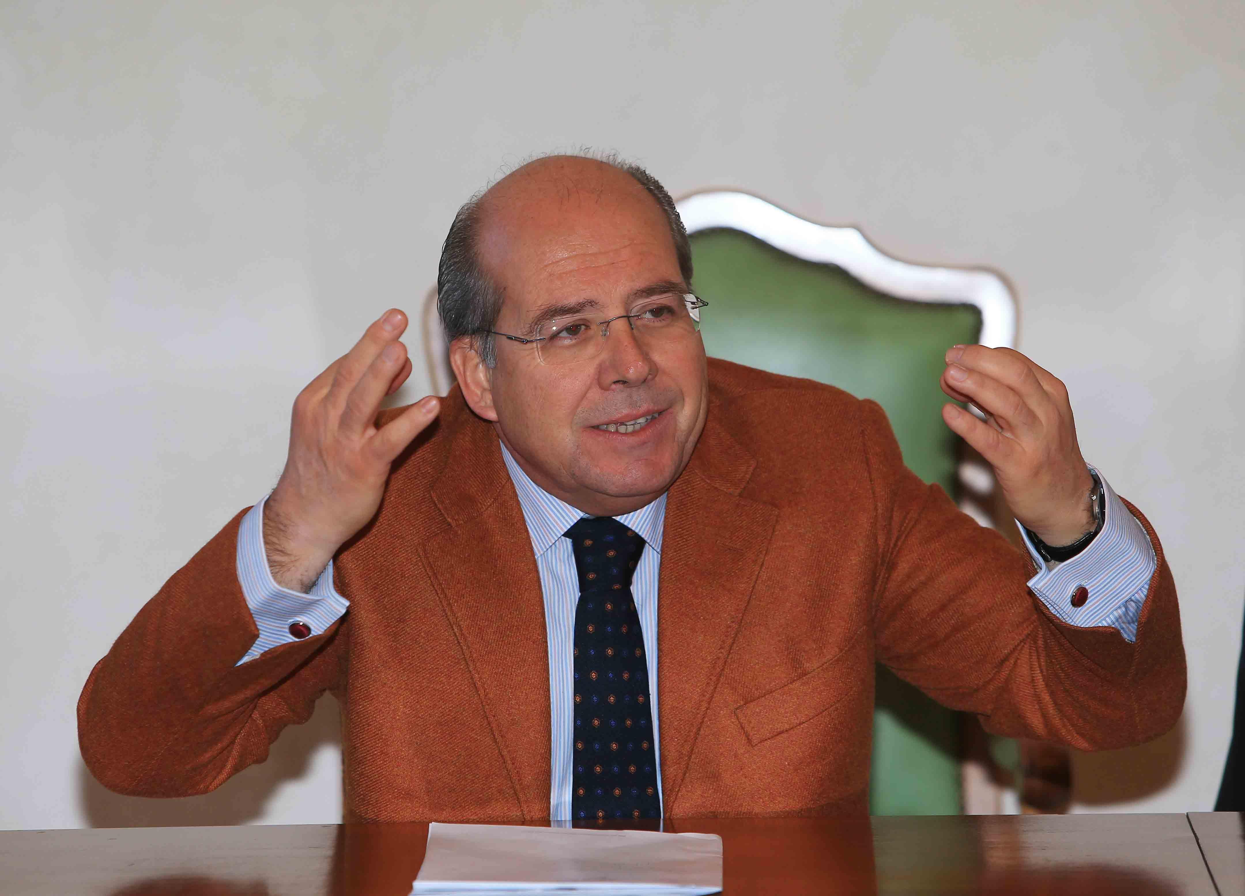 Il Pd: «Commissione su Coffrini» 