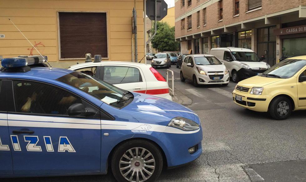 Lite tra donne senegalesi in via Mazzini