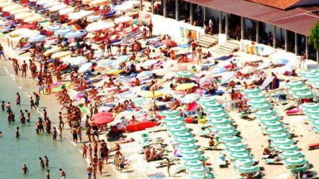 Spiagge, rallenta il caro ombrellone