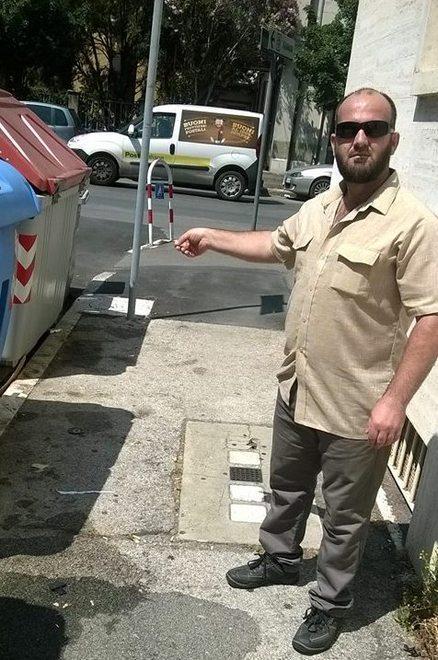 «Tolgo io l’immondizia perché amo questa città»