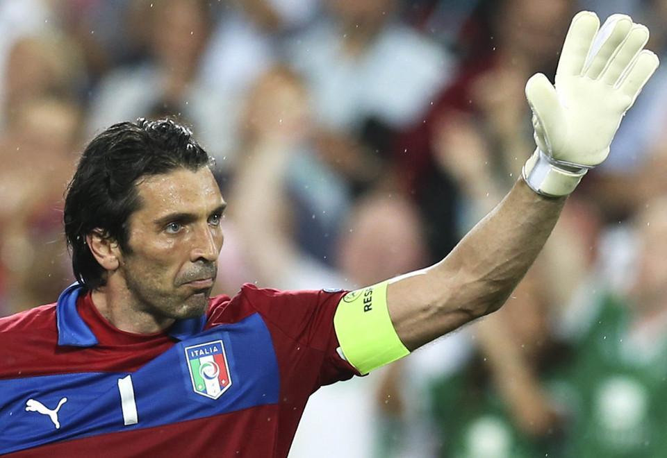 Il portierone Gigi non abbandonerà la sua Carrarese 