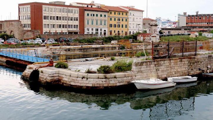 Nel bacino piccolo una nave museo