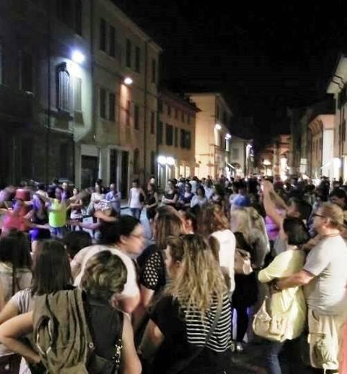 Cento Street Festival Musica e animazioni insieme al commercio 