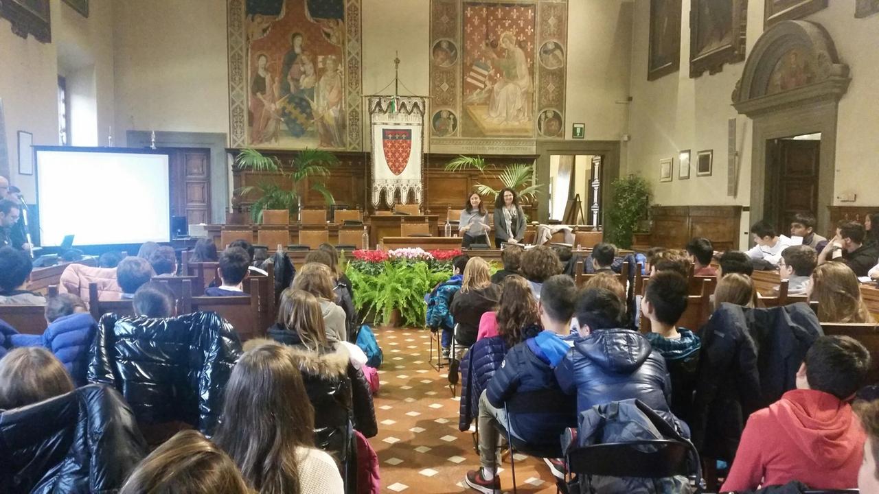 Il salone consiliare del Comune di Prato