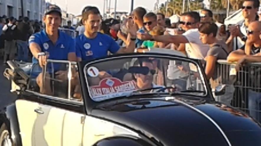 Un mare di gente per il primo abbraccio al Mondiale rally