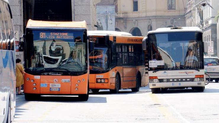 900 autobus al giorno sotto casa «Via Cogorano è una camera a gas»