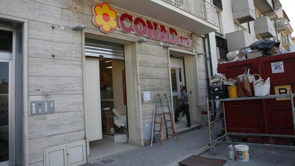 Conad sbarca sul lungomare Resterà aperto fino alle 21