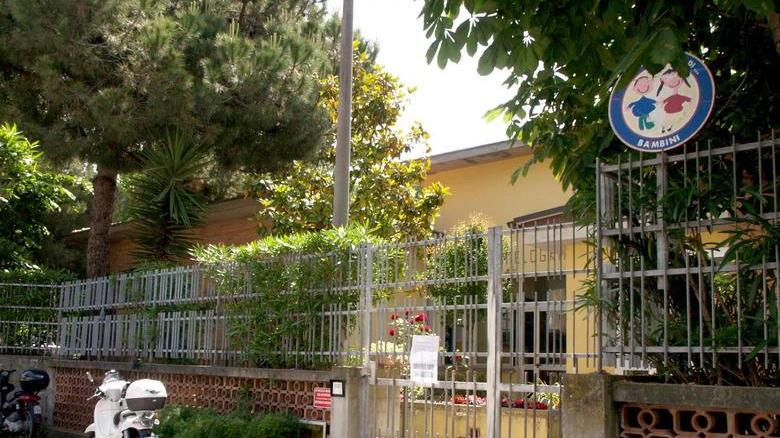 Il dissesto si mangia una classe alla materna “Il melograno”