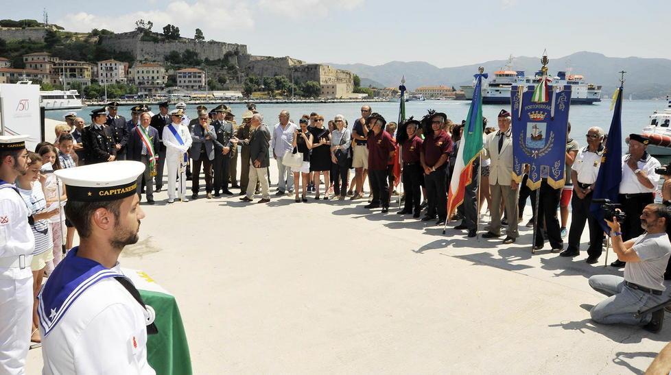 La città rende onore agli eroi della Resistenza