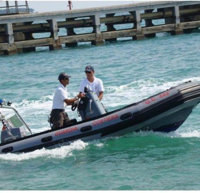 La Guardia costiera verifica le capacità dei bagnini