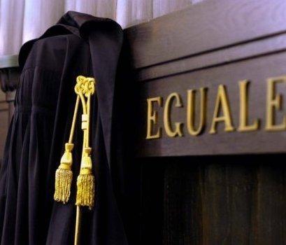 Coprì gli abusi sessuali sulla figlia: condannata 