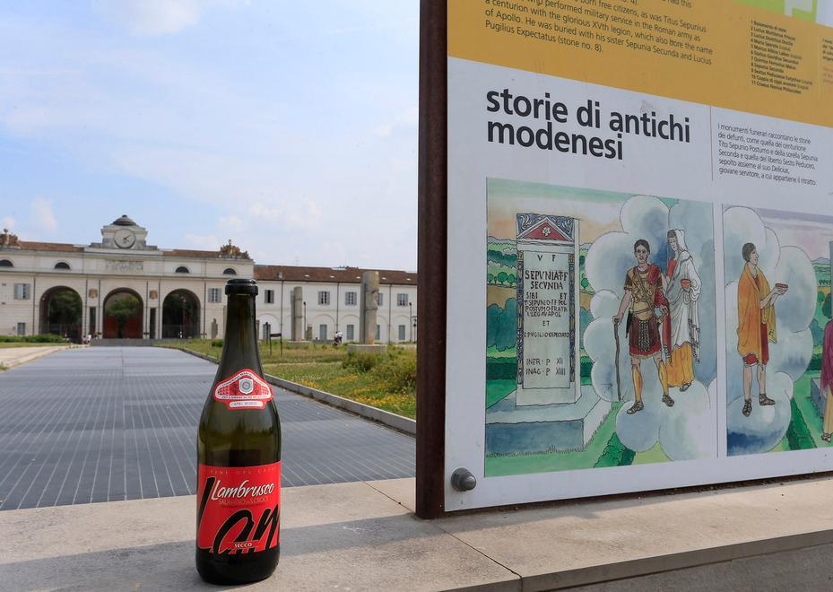 «È sempre più un parcheggio» 