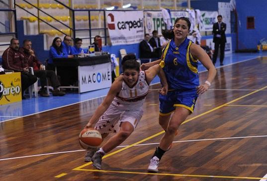 Rae Lin D'Alie in fase di palleggio 